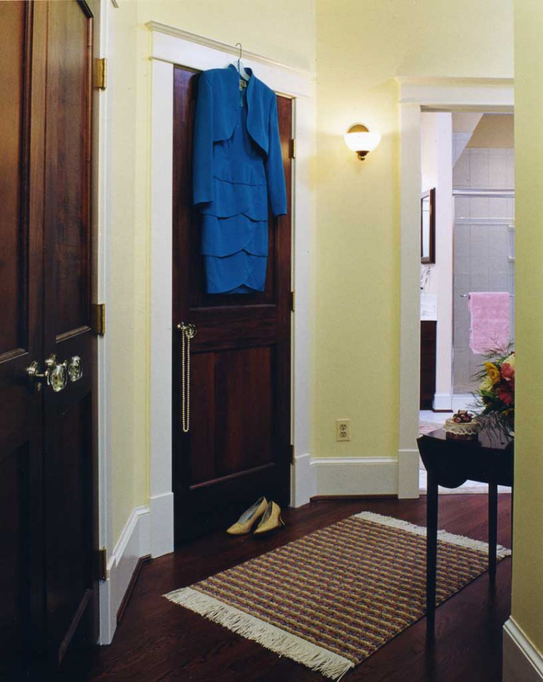 MASTER BEDROOM DRESSING AREA