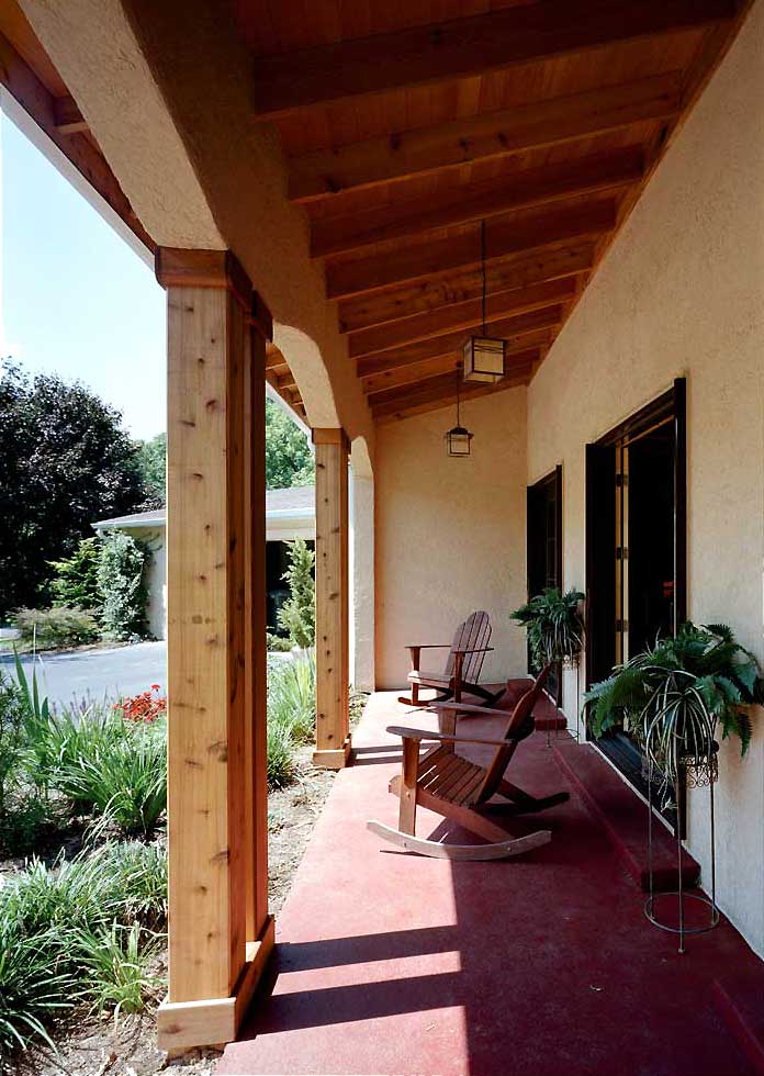 FRONT PORCH DETAIL