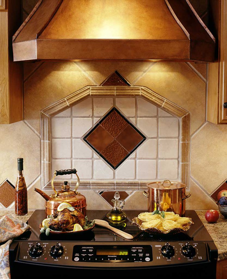 KITCHEN BACKSPLASH DETAIL