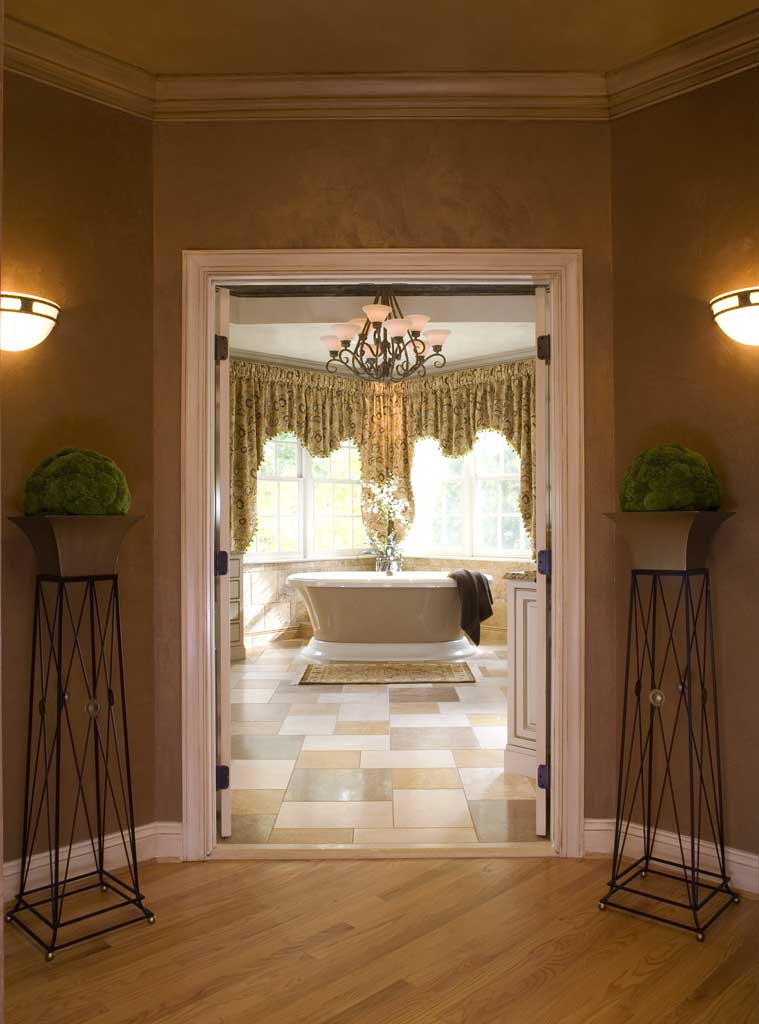 MASTER BATH FOYER