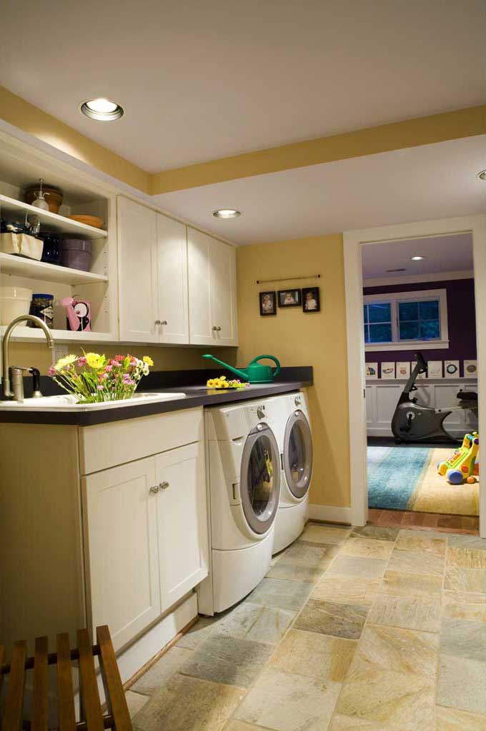 LAUNDRY/MUDROOM